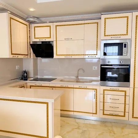 Appartamento Beachfront & Sea View 111