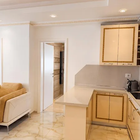Appartamento Beachfront & Sea View 111