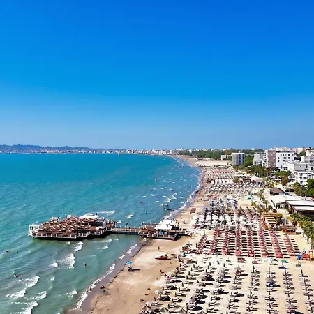 Appartamento Beachfront & Sea View 111