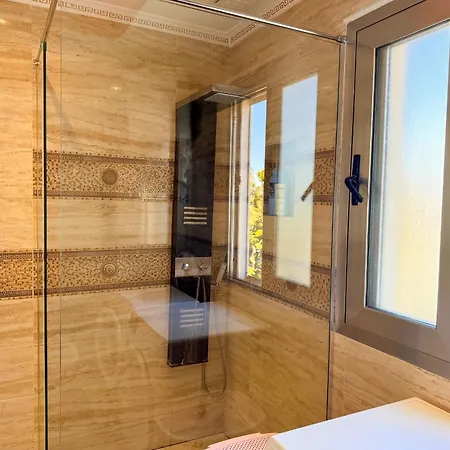 Beachfront & Sea View 111 Appartamento *